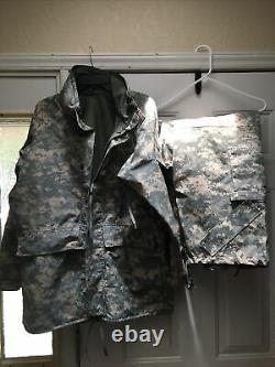 Cold Weather Parka Universal Camouflage Set Size Medium Regular top M/S Pants