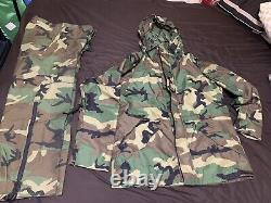 One Set Of Parka Cold Weather Camouflage Woodland Jacket -MR, Pants -SR