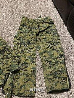 USMC GoreTex Jacket Parka Pants Set Camouflage MARPAT APEC Gen II Medium Regular