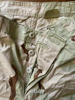 US Army Desert Camouflage Uniform Medium Complete Set Coat, Trousers, Hat