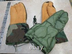 US Extreme Cold Weather Mitten Set Woodland Camouflage With Harness Medium