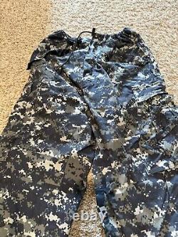 US Navy Hood Jacket Trousers Set USN Digital Camo Work Parka Mens Small Regular