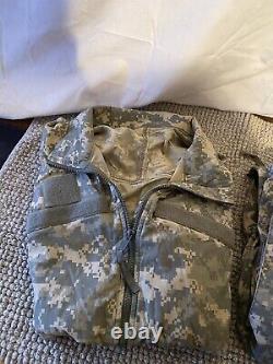 U. S. Army Issue Combat Uniform SET Pants 27-31 in Waist + Wind Jacket (M Reg)