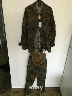 U. S. Marine Maternity Woodland MARPAT Camouflage Uniform Set Name MADRID S-Reg