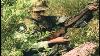 Appliquer Soldats Colorant Et Boue Uniforme Et D'armes Pour Le Camouflage Dans Les États-st Hd Stock Footage