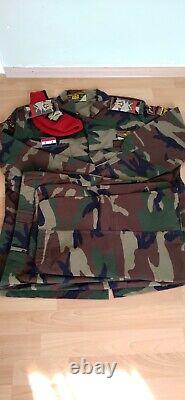 Ensemble d'uniforme de camouflage véritable vintage de l'armée syrienne des années 90, motif camouflage BDU.