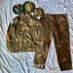 Ensemble de camouflage aéroporté hongrois Pantalons Veste Bérets & Chapeau avec badges Patched Guerre froide