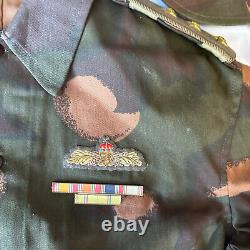 Ensemble de camouflage aéroporté hongrois Pantalons Veste Bérets & Chapeau avec badges Patched Guerre froide
