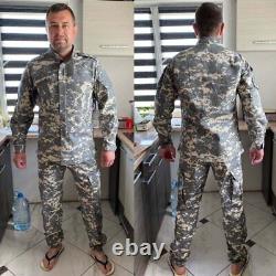 Ensemble de chemise et de pantalon de combat pour hommes en uniforme de camouflage tactique.