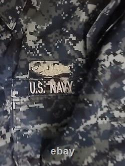 Ensemble de l'uniforme US NAVY NWU TYPE 1 BLUE DIGITAL CAMOUFLAGE BLUEBERRY avec tenue pour mauvais temps.