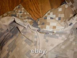 Ensemble de uniforme de camouflage militaire letton comprenant chemise et pantalon - Camouflage de l'armée lettone
