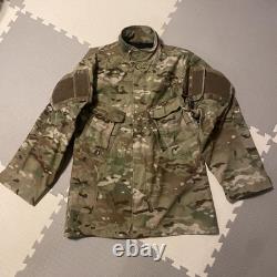 Ensemble de veste et pantalon camouflage