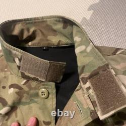 Ensemble de veste et pantalon camouflage