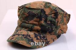 Ensemble de vêtements de camouflage Marpat vert numérique avec haut, bas et casquette.