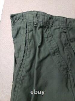 Ensemble de vêtements de combat vert olive vintage de l'armée américaine Pantalon & Chemise années 1970 Époque du Vietnam