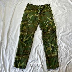 Ensemble original de veste et pantalon en popeline de camouflage ERDL non ripstop de la guerre du Vietnam avec nom
