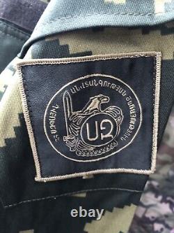 Veste et pantalon de camouflage de l'uniforme militaire original de l'armée arménienne.