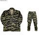 Veste Et Pantalon De Combat Camouflage à Rayures De Tigre De L'usmc Dans La Jungle Tropicale